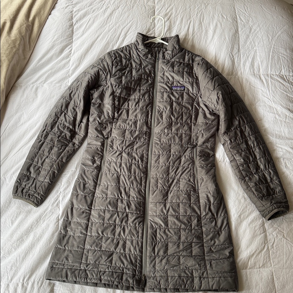Patagonia Women's Nano Puff Parka in Noble Gray - Size Medium